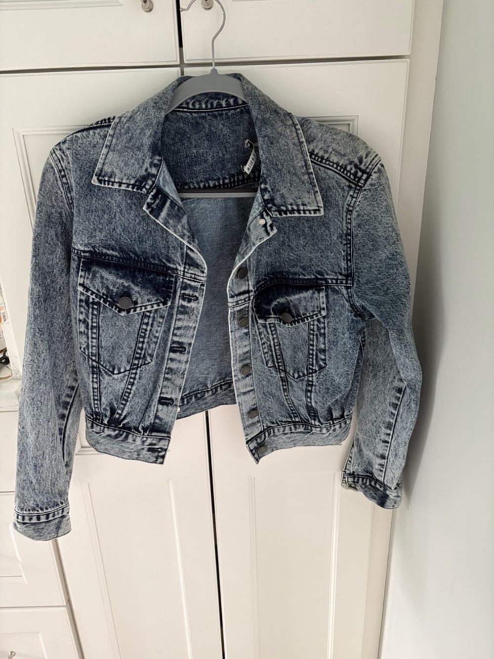 Alice and Olivia Chloe Cropped Denim Jacket sz S/P